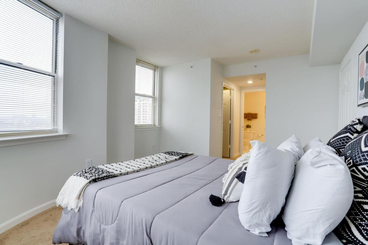 Elegant And Charming Condo At Ballston With Pool Arlington Exterior photo