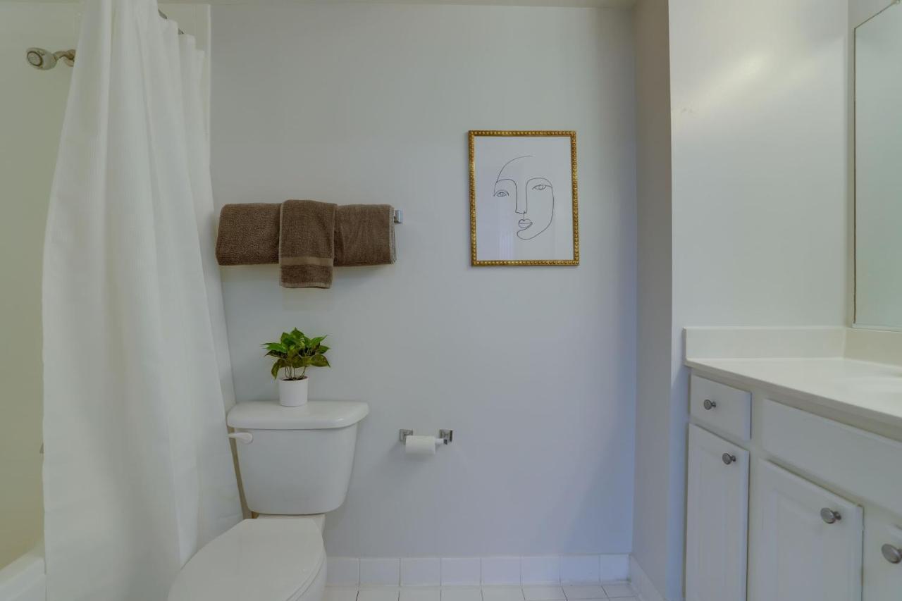 Elegant And Charming Condo At Ballston With Pool Arlington Exterior photo